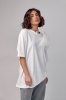 Подовжена футболка oversize з об'ємною квіткою - 12378 біла